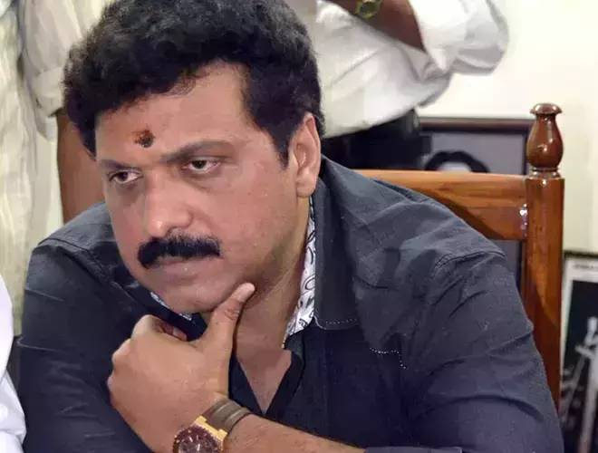 ആയുർവേദ ഡോക്ടർമാരുടെ സംഘടനക്കെതിരെ ഗണേഷ് കുമാര് എം.എല്.എ ആയുർവേദ ഡോക്ടർമാരുടെ സംഘടനക്കെതിരെ ഗണേഷ് കുമാര് എം.എല്.എ