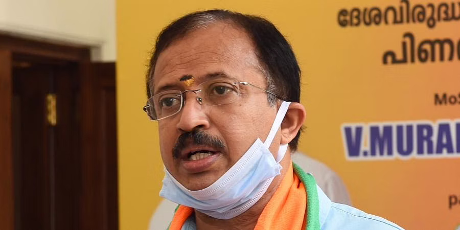 നാട്ടിൽ സമാധാനമുണ്ടാക്കിയിട്ടു പോരേ ലോകസമാധാനത്തിനുള്ള പൊറാട്ടുനാടകം...; സി.പി.എമ്മിനെതിരെ മുരളീധരന്‍