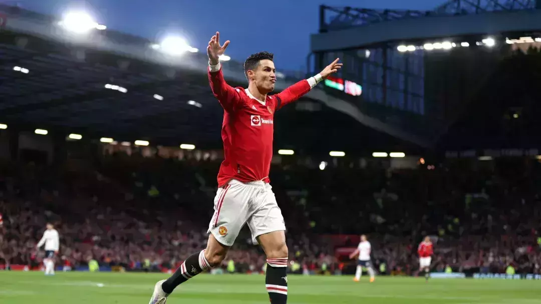 റോണോ മാജിക്കില്‍ ചുവന്നുതുടുത്ത് ഓള്‍ഡ് ട്രഫോഡ്; ക്രിസ്റ്റ്യാനോക്ക് ഹാട്രിക്കും റെക്കോര്‍ഡ് നേട്ടവും