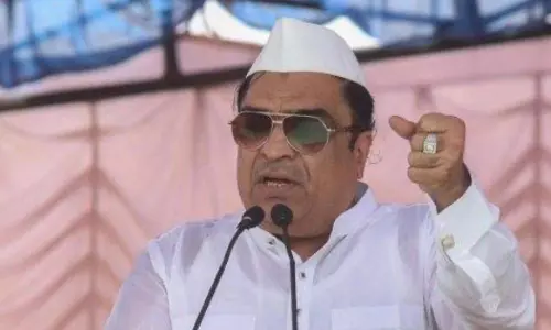 മുതിര്ന്ന കോണ്ഗ്രസ് നേതാവ് സി.എം ഇബ്രാഹിം പാര്ട്ടി വിട്ടു; ഇനി ജെ.ഡി-എസിലേക്ക് മുതിര്ന്ന കോണ്ഗ്രസ് നേതാവ് സി.എം ഇബ്രാഹിം പാര്ട്ടി വിട്ടു; ഇനി ജെ.ഡി-എസിലേക്ക്