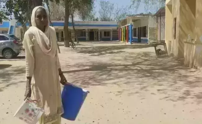 അവൻ എം.എൽ.എ ആയാലെന്താ, ഞാനെപ്പോഴും ഒരു തൂപ്പുകാരി തന്നെയായിരിക്കും- ഛന്നിയെ തോൽപ്പിച്ച ലാഭ് സിങ്ങിന്‍റെ അമ്മ