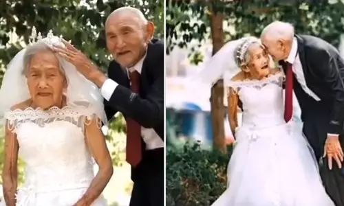 ക്യൂട്ട് ആന്റ് സ്വീറ്റ് കപ്പിൾ; ഹൃദയം കവർന്ന് ചൈനയിലെ പ്രായമേറിയ ദമ്പതികളുടെ 90ാം വിവാഹ വാർഷിക വീഡിയോ
