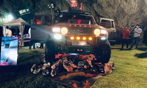 വാഹന പ്രേമികളുടെ മനംനിറച്ച് ഖത്തര് കസ്റ്റം ഷോ വാഹന പ്രേമികളുടെ മനംനിറച്ച് ഖത്തര് കസ്റ്റം ഷോ