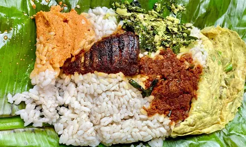 പള്ളി ദർസിൽനിന്നു വരുന്ന മകളുടെ സഹപാഠിക്ക് ഉച്ചയൂൺ നൽകുന്ന അമ്മ; ഇത് മനുഷ്യസ്‌നേഹത്തിന്റെ കഥ