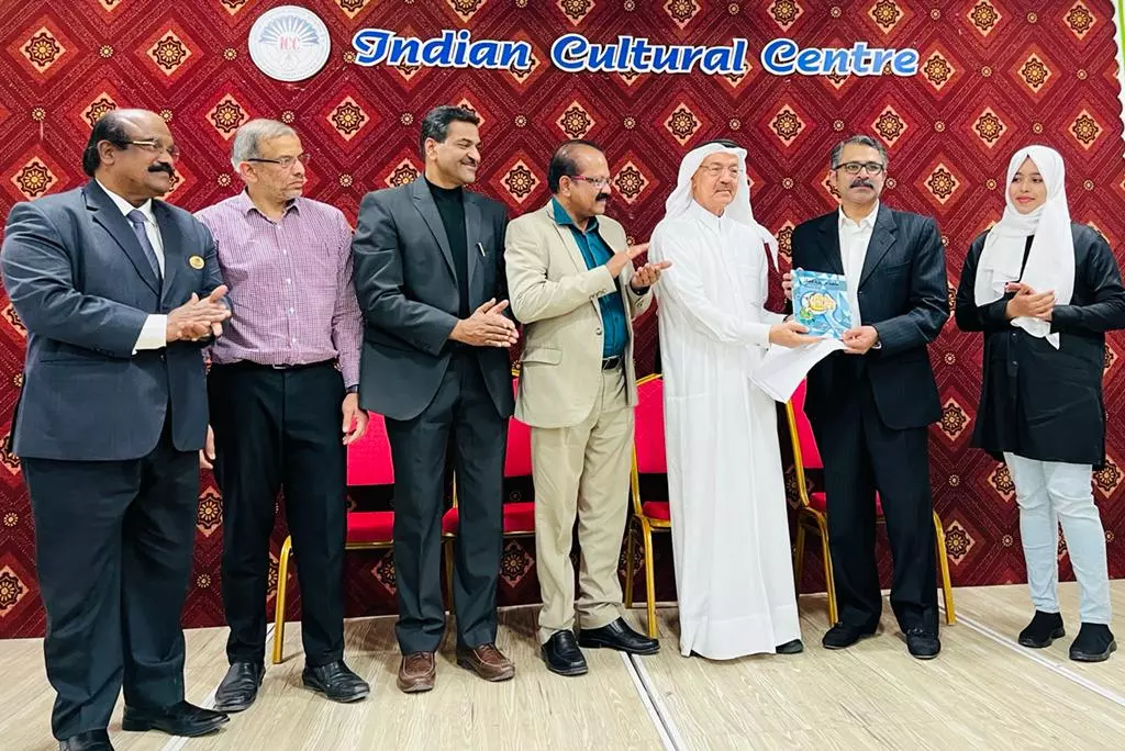 സാംസ്കാരിക സമന്വയം വിളിച്ചോതി ഖിയാഫ് പുസ്തക പ്രകാശനം സാംസ്കാരിക സമന്വയം വിളിച്ചോതി ഖിയാഫ് പുസ്തക പ്രകാശനം