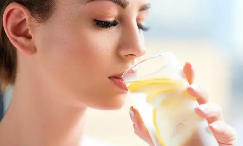 കൊടുംചൂടിൽ ശരീരം തണുപ്പിക്കാൻ എന്ത് കുടിക്കണം? എന്തൊക്കെ ഒഴിവാക്കണം?