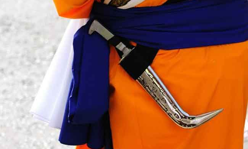 വിമാനത്താവളങ്ങളിൽ സിഖ് ജീവനക്കാർക്കും കൃപാൺ ധരിക്കാം; വിലക്ക് നീക്കി കേന്ദ്രം