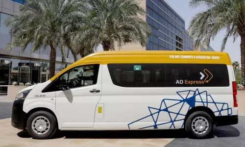 അബൂദബി എക്സ്പ്രസ്; സ്വകാര്യ ബസ് സർവീസിന് തുടക്കമായി