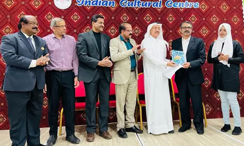 സാംസ്കാരിക സമന്വയം വിളിച്ചോതി ഖിയാഫ് പുസ്തക പ്രകാശനം സാംസ്കാരിക സമന്വയം വിളിച്ചോതി ഖിയാഫ് പുസ്തക പ്രകാശനം