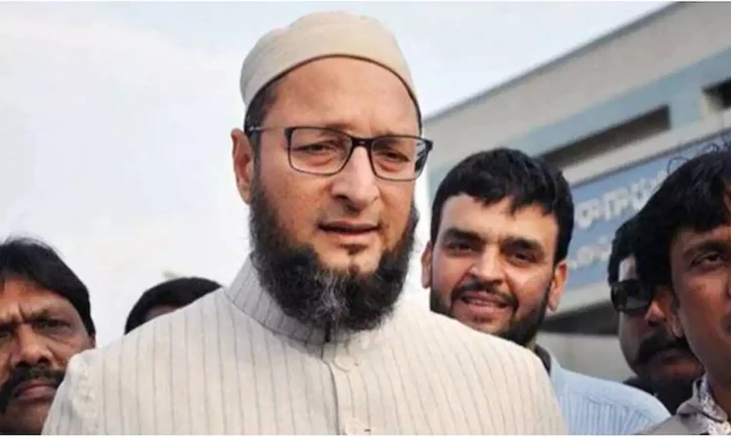 അവർ മുസ്‌ലിംകളെ തുടച്ചുനീക്കാൻ ശ്രമിക്കുകയാണ്; ബുൾഡോസർ വിവാദത്തിൽ ഉവൈസി