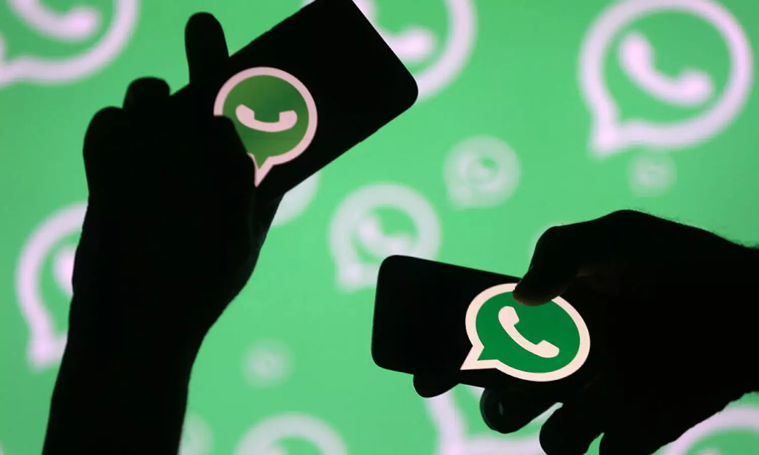 വാട്‌സ്ആപ്പിൽ എന്ത് കിട്ടിയാലും ഫോർവേഡ് ചെയ്യുന്നവർക്ക് മുട്ടൻപണിവരുന്നു