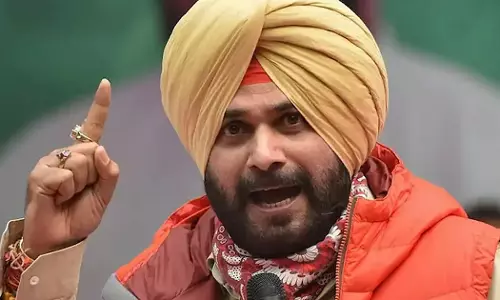 കോണ്‍ഗ്രസ് അധ്യക്ഷയുടെ ആഗ്രഹപ്രകാരം... പിസിസി അധ്യക്ഷസ്ഥാനം രാജിവെച്ച് സിദ്ദു