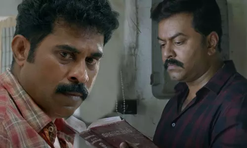 തുറന്നുവിട്ടവര് തിരിച്ചുവരുന്നത് ചുരുക്കമാണ്; സുരാജ് വെഞ്ഞാറമൂടും ഇന്ദ്രജിത്തും നേര്ക്കുനേര്, ത്രില്ലടിപ്പിക്കാന് പത്താംവളവ് തുറന്നുവിട്ടവര് തിരിച്ചുവരുന്നത് ചുരുക്കമാണ്; സുരാജ് വെഞ്ഞാറമൂടും ഇന്ദ്രജിത്തും നേര്ക്കുനേര്, ത്രില്ലടിപ്പിക്കാന് പത്താംവളവ്