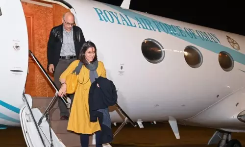 ഒമാന്‍ സുല്‍ത്താന്‍ ഇടപെട്ടു; ബ്രിട്ടീഷ് പൗരന്‍മാരെ മോചിപ്പിച്ച് ഇറാന്‍