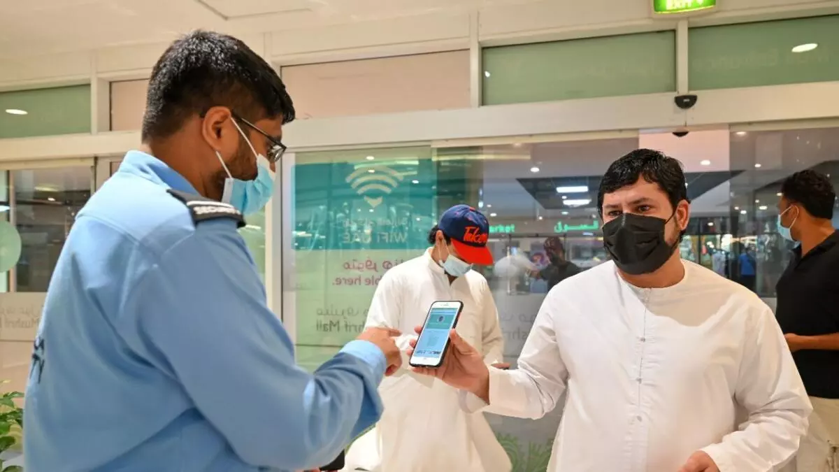 അബൂദബിയില് വാക്സിന് എടുക്കാത്തവര്ക്കും ഇനിമുതല് പരിപാടികളില് പങ്കെടുക്കാം അബൂദബിയില് വാക്സിന് എടുക്കാത്തവര്ക്കും ഇനിമുതല് പരിപാടികളില് പങ്കെടുക്കാം