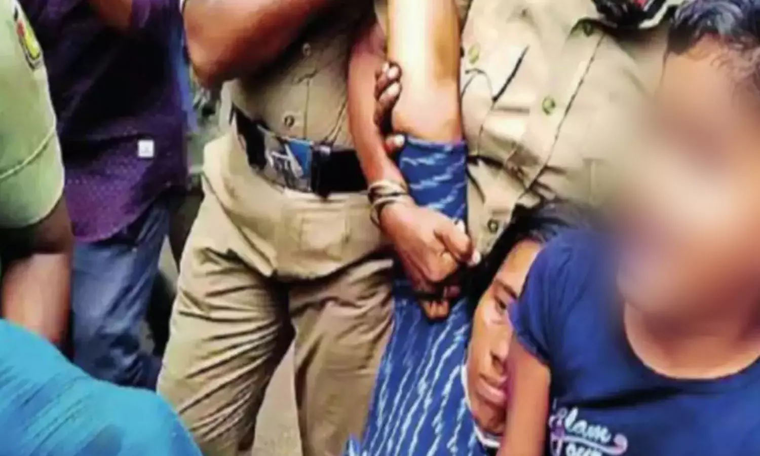 കെ-റെയിൽ സമരമുഖത്ത് കുട്ടികളെ കവചമാക്കുന്നു; കേസെടുത്ത് ബാലാവകാശ കമ്മീഷൻ