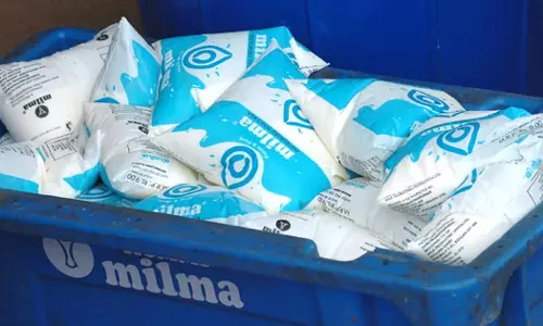 പാൽവില അഞ്ച് രൂപ വര്ധിപ്പിക്കണം: മിൽമ പാൽവില അഞ്ച് രൂപ വര്ധിപ്പിക്കണം: മിൽമ