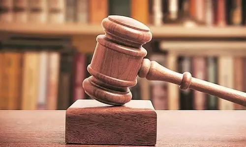 അച്ഛനുമായി ഒരു ബന്ധവും വേണ്ടെന്ന് മകൾ,എങ്കിൽ വിദ്യാഭ്യാസ, വിവാഹ ചെലവുകൾക്കും അവകാശമില്ലെന്ന് കോടതി