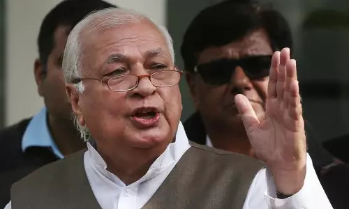 കെ റെയില് സമരം; സ്ത്രീകള്ക്കെതിരെ ബലപ്രയോഗം പാടില്ല- ഗവർണർ കെ റെയില് സമരം; സ്ത്രീകള്ക്കെതിരെ ബലപ്രയോഗം പാടില്ല- ഗവർണർ