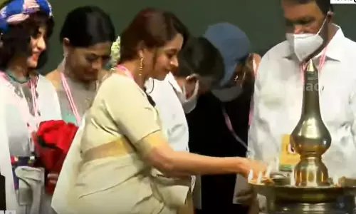 ഐ.എഫ്.എഫ്.കെ വേദിയിൽ അപ്രതീക്ഷിത അതിഥിയായി ഭാവന; കരഘോഷത്തോടെ വരവേറ്റ് കലാപ്രേമികൾ