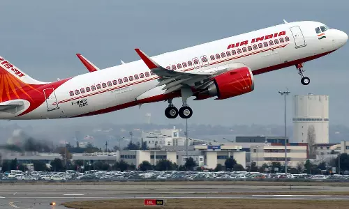 ഷാർജ-കോഴിക്കോട് എയർ ഇന്ത്യ സർവീസ് പുനരാരംഭിക്കുന്നു ഷാർജ-കോഴിക്കോട് എയർ ഇന്ത്യ സർവീസ് പുനരാരംഭിക്കുന്നു