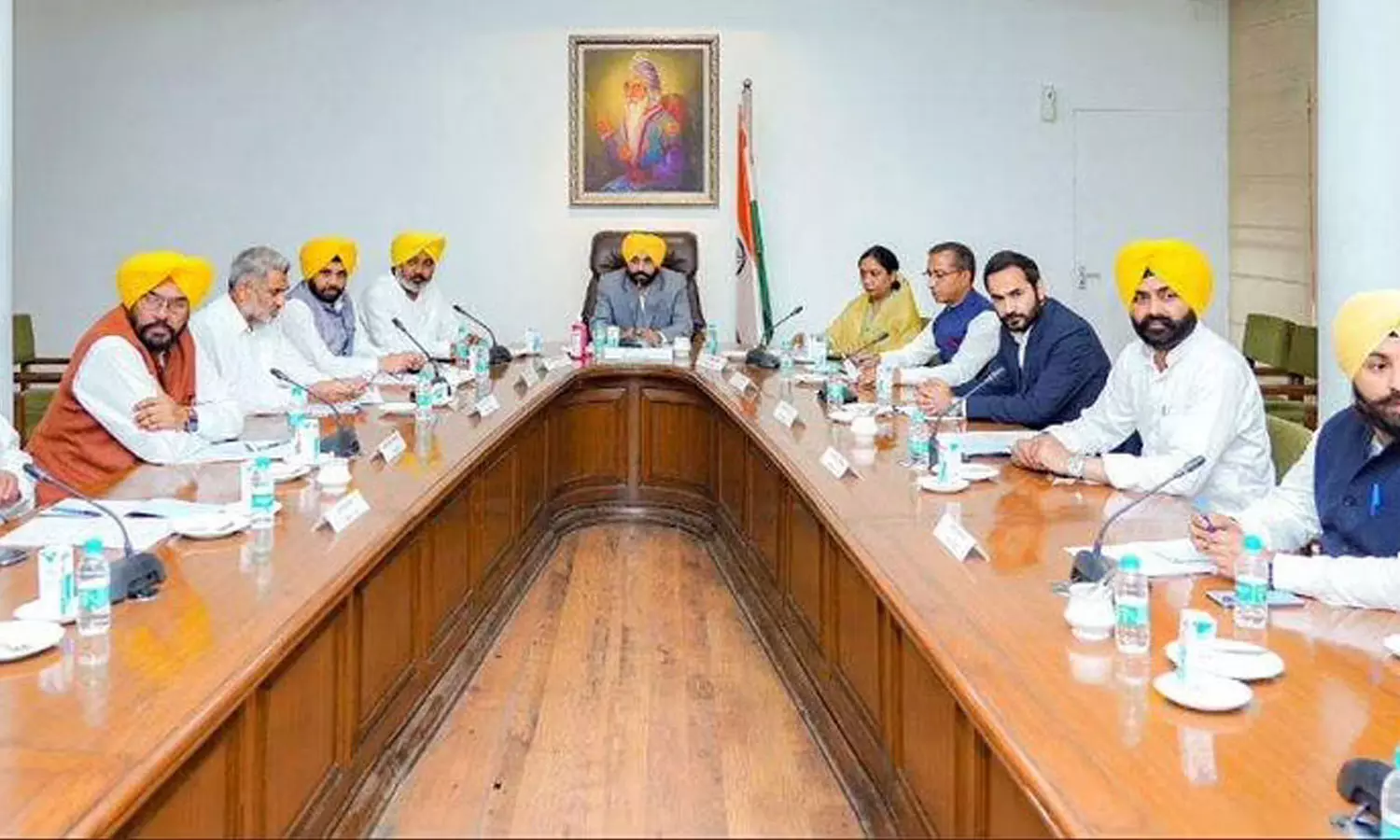 25,000 പേർക്ക് ഗവൺമെന്റ് ജോലി; ആദ്യ മന്ത്രിസഭാ യോഗത്തിൽ തന്നെ വാക്ക് പാലിച്ച് പഞ്ചാബിലെ ഭഗവന്ത് മാൻ സർക്കാർ