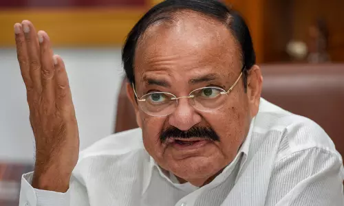 വിദ്യാഭ്യാസരംഗം കാവിവൽക്കരിക്കുന്നതിൽ എന്താണ് പ്രശ്നം? - ഉപരാഷ്ട്രപതി വെങ്കയ്യ നായിഡു വിദ്യാഭ്യാസരംഗം കാവിവൽക്കരിക്കുന്നതിൽ എന്താണ് പ്രശ്നം? - ഉപരാഷ്ട്രപതി വെങ്കയ്യ നായിഡു