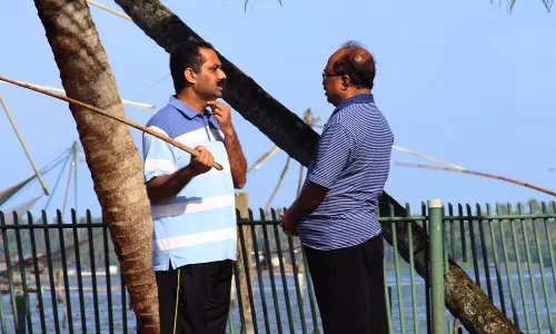 സോണിയാ ഗാന്ധിക്കും കെ. സുധാകരനും എന്റെ അപ്പന്റെ പ്രായമാണ്; ഉമ്മൻ ചാണ്ടിക്ക് അതിലും കൂടുതലാണ്- കോൺഗ്രസ് നേതൃത്വത്തിനെതിരെ കെ.വി തോമസിന്റെ മകൻ സോണിയാ ഗാന്ധിക്കും കെ. സുധാകരനും എന്റെ അപ്പന്റെ പ്രായമാണ്; ഉമ്മൻ ചാണ്ടിക്ക് അതിലും കൂടുതലാണ്- കോൺഗ്രസ് നേതൃത്വത്തിനെതിരെ കെ.വി തോമസിന്റെ മകൻ