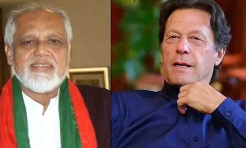 ഇമ്രാൻഖാൻ പ്രധാനമന്ത്രി സ്ഥാനം രാജിവെക്കാതെ പാക്കിസ്താനിലെ പ്രതിസന്ധി തീരില്ലെന്ന് സ്വന്തം പാർട്ടിനേതാവ്