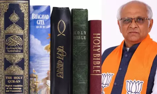 സ്കൂളുകളില് ഭഗവദ് ഗീത മാത്രമല്ല ഖുര്ആനും ബൈബിളും പഠിപ്പിക്കട്ടെ; ഗുജറാത്ത് സര്ക്കാരിനോട് കത്തോലിക്കാ ബോര്ഡ് സ്കൂളുകളില് ഭഗവദ് ഗീത മാത്രമല്ല ഖുര്ആനും ബൈബിളും പഠിപ്പിക്കട്ടെ; ഗുജറാത്ത് സര്ക്കാരിനോട് കത്തോലിക്കാ ബോര്ഡ്