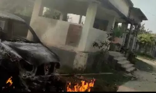 കസ്റ്റഡിയിലെടുത്തയാള്‍ തേനീച്ചയുടെ കുത്തേറ്റ് മരിച്ചെന്ന് പൊലീസ്; പിന്നാലെ സംഘര്‍ഷം, പൊലീസുകാരന്‍ കൊല്ലപ്പെട്ടു