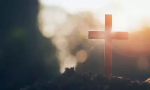 ക്രിസ്ത്യൻ വൈദികനെ വീട്ടിൽ കയറി കുത്തിക്കൊന്നു; പിന്നിൽ ഹിന്ദുത്വ സംഘമെന്ന് ആരോപണം