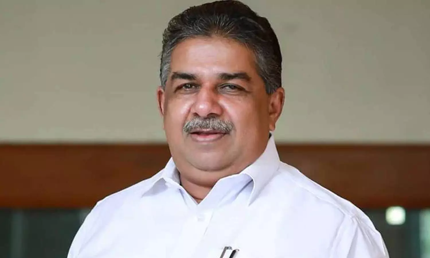 സജി ചെറിയാൻ രാജിയിലേക്കോ...? സിപിഎം സെക്രട്ടേറിയേറ്റ് യോഗം നിർണായകം സജി ചെറിയാൻ രാജിയിലേക്കോ...? സിപിഎം സെക്രട്ടേറിയേറ്റ് യോഗം നിർണായകം