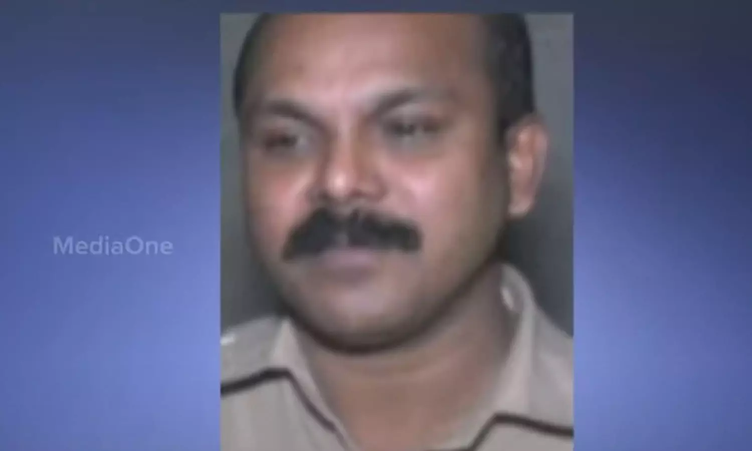 കുറ്റം ചെയ്തയാളെ യൂണിഫോമിൽ നിർത്തി സംരക്ഷിക്കുന്നു; ആരോപണവുമായി എസ്.എച്ച്.ഒ പ്രതിയായ ബലാത്സംഗക്കേസിലെ പരാതിക്കാരി കുറ്റം ചെയ്തയാളെ യൂണിഫോമിൽ നിർത്തി സംരക്ഷിക്കുന്നു; ആരോപണവുമായി എസ്.എച്ച്.ഒ പ്രതിയായ ബലാത്സംഗക്കേസിലെ പരാതിക്കാരി