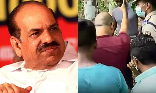 സ്ഥലം നഷ്ടപ്പെടുന്നവരുടെ സമരമല്ല, ഇടതുപക്ഷത്തെ ഇല്ലാതാക്കാനുള്ള രാഷ്ട്രീയ സമരം: കോടിയേരി ബാലകൃഷ്ണൻ സ്ഥലം നഷ്ടപ്പെടുന്നവരുടെ സമരമല്ല, ഇടതുപക്ഷത്തെ ഇല്ലാതാക്കാനുള്ള രാഷ്ട്രീയ സമരം: കോടിയേരി ബാലകൃഷ്ണൻ