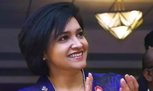 ഇത്രയും ടെന്‍ഷനോടെ മറ്റൊരു ക്യാമറക്ക് മുന്നിലും നിന്നിട്ടില്ല;  ലെനയുടെ ഫോട്ടോഗ്രാഫറായി മമ്മൂട്ടി