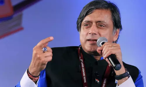 ദേശീയ തലത്തിൽ സംഘടിപ്പിക്കുന്ന പരിപാടിയായത് കൊണ്ടാണ് ക്ഷണം സ്വീകരിച്ചത്; കാരണങ്ങൾ നിരത്തി തരൂർ ദേശീയ തലത്തിൽ സംഘടിപ്പിക്കുന്ന പരിപാടിയായത് കൊണ്ടാണ് ക്ഷണം സ്വീകരിച്ചത്; കാരണങ്ങൾ നിരത്തി തരൂർ