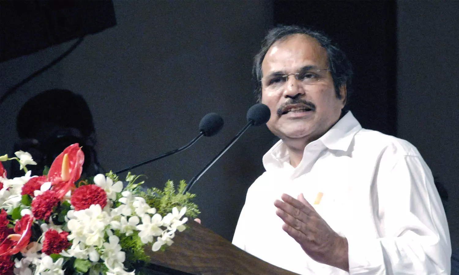 പ്രാദേശിക സഖ്യങ്ങൾ അപ്രായോഗികം, ജി 23 നേതാക്കൾ വിവാദമുണ്ടാക്കാൻ ശ്രമിക്കുന്നു: വിമർശനവുമായി അധിർ രഞ്ജൻ ചൗധരി പ്രാദേശിക സഖ്യങ്ങൾ അപ്രായോഗികം, ജി 23 നേതാക്കൾ വിവാദമുണ്ടാക്കാൻ ശ്രമിക്കുന്നു: വിമർശനവുമായി അധിർ രഞ്ജൻ ചൗധരി