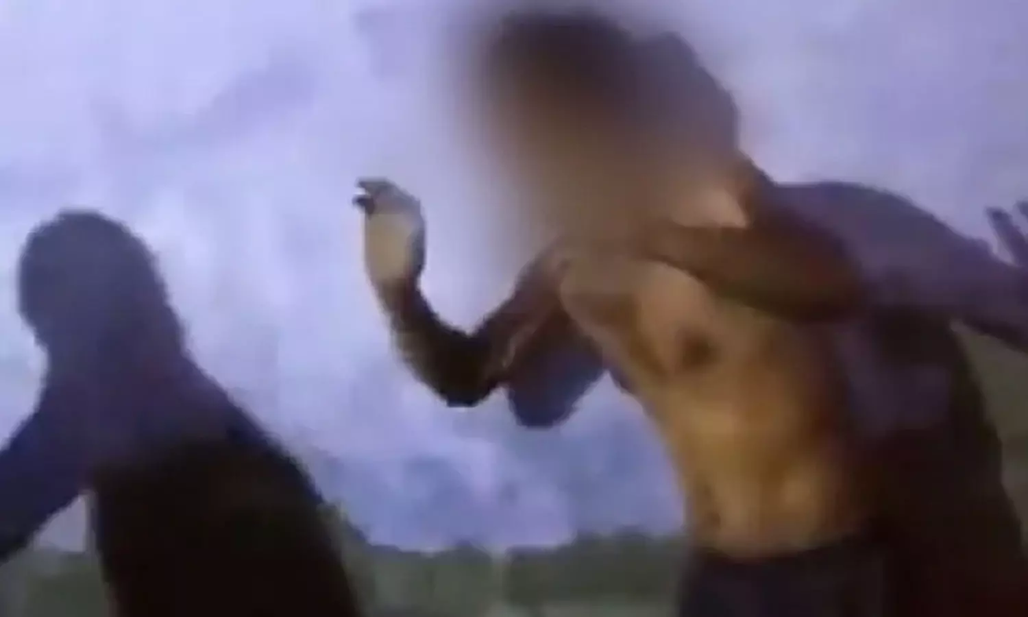 പശുക്കടത്ത് ആരോപിച്ച് മാലിന്യവണ്ടി തടഞ്ഞു; യുപിയിൽ ഡ്രൈവറായ മുസ്‌ലിം യുവാവിന് ക്രൂരമർദ്ദനം