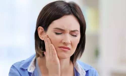 പല്ലു വേദനയാണോ...? ചില വീട്ടു വൈദ്യങ്ങൾ ആശ്വാസം നൽകും പല്ലു വേദനയാണോ...? ചില വീട്ടു വൈദ്യങ്ങൾ ആശ്വാസം നൽകും