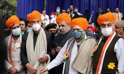 ഗുലാം നബി വീണ്ടും രാജ്യസഭയിലേക്ക്? ജി-23 നേതാക്കന്മാരുമായി ഡീൽ? തിരുത്തൽവാദികളെ അനുനയിപ്പിച്ച് സോണിയ