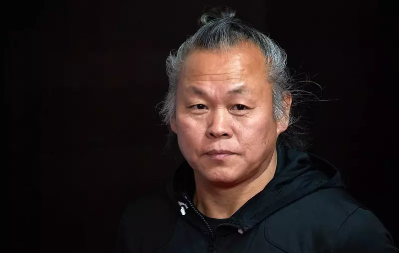 ഫ്രെയിമുകള് കൊണ്ട് ജാലവിദ്യ കാട്ടിയ സംവിധായകന്; കിം ഇനിയില്ല എന്ന സത്യം ഒരു ശൂന്യത കൂടിയാണ്... ഫ്രെയിമുകള് കൊണ്ട് ജാലവിദ്യ കാട്ടിയ സംവിധായകന്; കിം ഇനിയില്ല എന്ന സത്യം ഒരു ശൂന്യത കൂടിയാണ്...