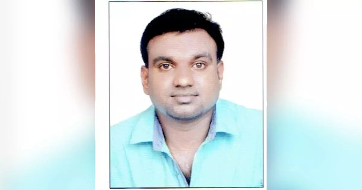 കായംകുളം സ്വദേശി ദുഖത്ത് തൂങ്ങിമരിച്ചു കായംകുളം സ്വദേശി ദുഖത്ത് തൂങ്ങിമരിച്ചു