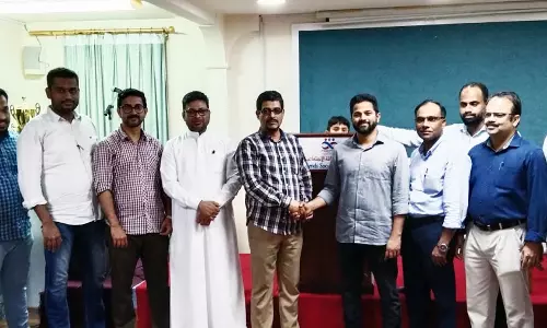 ബഹ്‌റൈൻ ഗോൾഡൻ വിസ ലഭിച്ച   മുഹമ്മദ്‌ മുഹ്​യുദ്ദീനെ ആദരിച്ചു