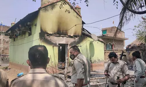 ബംഗാൾ സംഘർഷത്തിൽ സ്വമേധയാ കേസെടുത്ത് കൽക്കട്ട ഹൈക്കോടതി