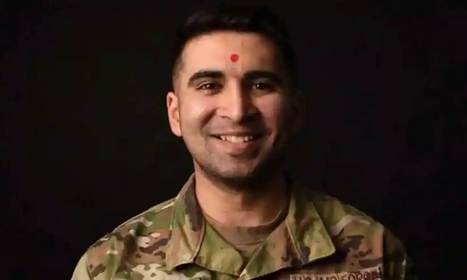 ഡ്യൂട്ടിക്കിടെ കുറി അണിയാം; അമേരിക്കൻ വ്യോമസേനയിലെ ഇന്ത്യൻ വംശജന് പ്രത്യേക അനുമതി