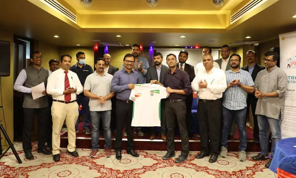 ഫാന്‍സ് സെവന്‍സ് ടൂര്‍ണമെന്റ് ജഴ്‌സികള്‍ പ്രകാശനം ചെയ്തു