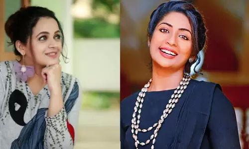 എന്തൊരു തിരിച്ചുവരവാണ്; നവ്യയെ പ്രശംസിച്ച് ഭാവന