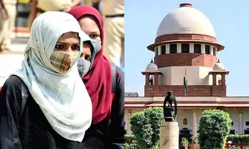 ഹിജാബ് വിലക്ക്: അടിയന്തരമായി പരിഗണിക്കില്ലെന്ന് ചീഫ് ജസ്റ്റിസ് എന്.വി രമണ ഹിജാബ് വിലക്ക്: അടിയന്തരമായി പരിഗണിക്കില്ലെന്ന് ചീഫ് ജസ്റ്റിസ് എന്.വി രമണ