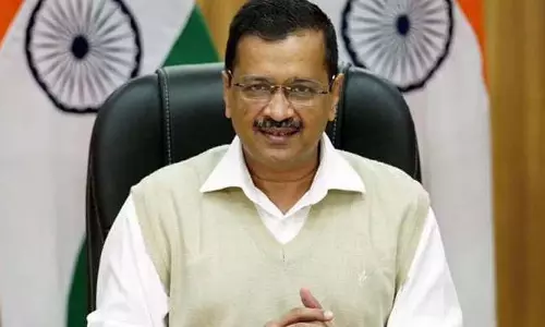 കശ്മീർ ഫയൽസിന് നികുതി ഒഴിവാക്കണമെന്ന് ബിജെപി; യൂട്യൂബിൽ അപ്‌ലോഡ് ചെയ്യാൻ പറയൂ എന്ന് കെജ്‌രിവാൾ